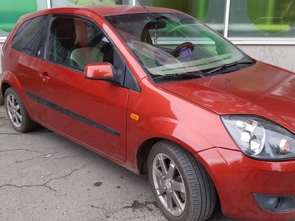 2007 Ford Fiesta Mk5, красный, 299000 рублей - вид 2