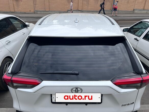2022 Toyota RAV4 V (XA50), белый, 4100000 рублей - вид 2