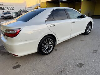 2017 Toyota Camry VII (XV50) Рестайлинг 2, белый, 2060000 рублей, вид 5