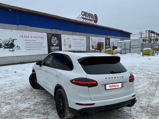 2015 Porsche Cayenne II Рестайлинг (958), белый, 3790000 рублей, вид 5