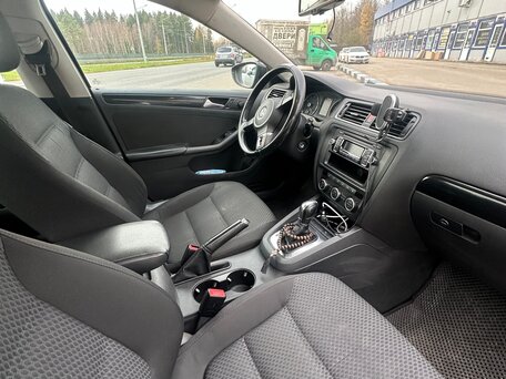 2012 Volkswagen Jetta VI, чёрный, 950000 рублей, вид 5