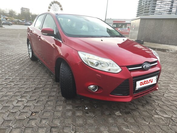 2013 Ford Focus III, красный, 900000 рублей - вид 2