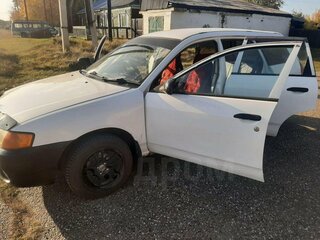 1999 Nissan Wingroad II (Y11), белый, 280000 рублей, вид 2