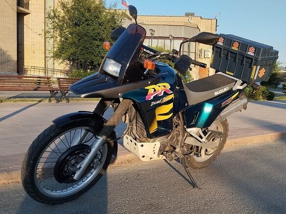 1997 Suzuki DR 800 Big, зелёный - вид 5