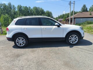 2015 Volkswagen Touareg II Рестайлинг, белый, 2700000 рублей, вид 3