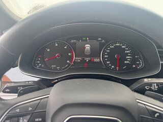2021 Audi Q8 45 TDI I (4M), серый, 8500000 рублей, вид 3