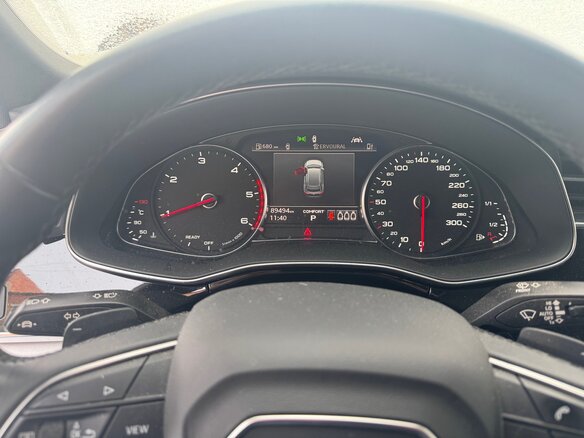 2021 Audi Q8 45 TDI I (4M), серый, 8500000 рублей - вид 2