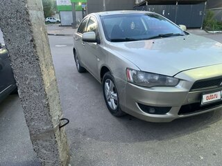 2010 Mitsubishi Lancer X, бежевый, 800000 рублей, вид 3