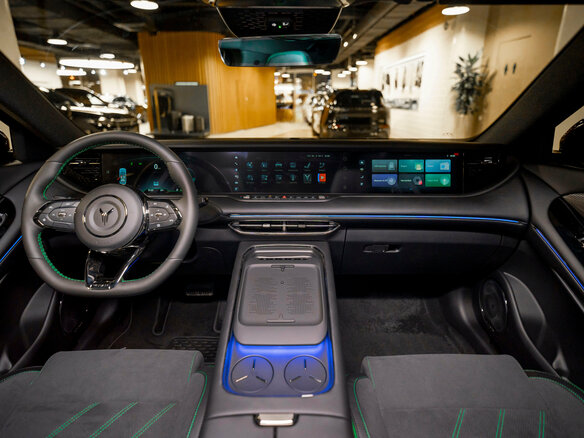 2026 Voyah Free I Рестайлинг, красный, 6940000 рублей - вид 9