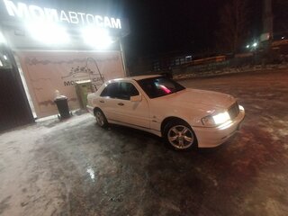 1997 Mercedes-Benz C-Класс 250 I (W202) Рестайлинг, белый, 350000 рублей, вид 1