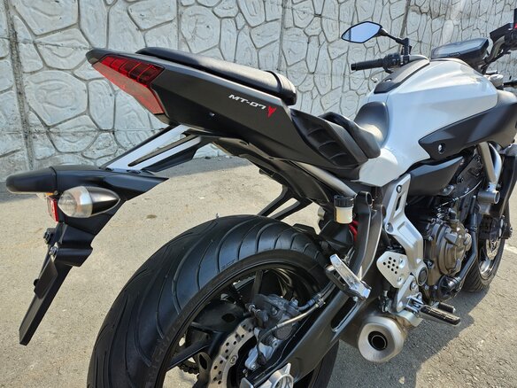 2016 Yamaha MT-07 (FZ-07), белый, 675000 рублей - вид 11