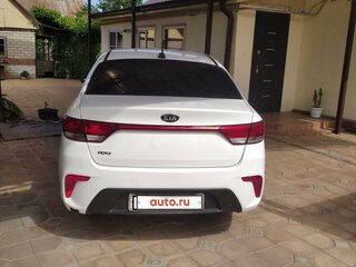 2018 Kia Rio IV, белый, 1350000 рублей, вид 4