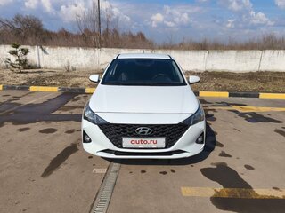 2021 Hyundai Solaris II Рестайлинг, белый, 1400000 рублей, вид 2