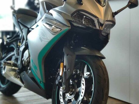 2026 Voge 300RR, серебристый, 368000 рублей, вид 4