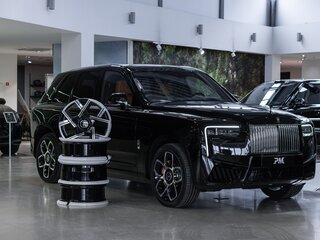 2025 Rolls-Royce Cullinan Black Badge I Рестайлинг (Series II), чёрный, 82500000 рублей, вид 1