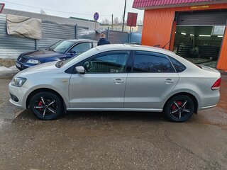 2013 Volkswagen Polo V, серебристый, 750000 рублей, вид 2