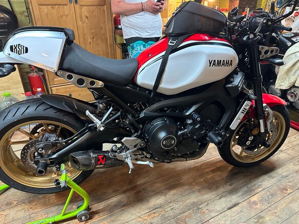 2020 Yamaha XSR900, белый, 900000 рублей - вид 14