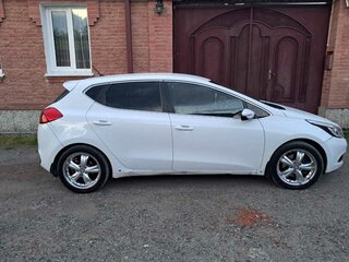 2014 Kia Ceed II, белый, 1000000 рублей, вид 4