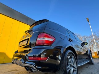 2010 Mercedes-Benz M-Класс AMG 63 AMG II (W164) Рестайлинг, чёрный, 2000000 рублей, вид 4