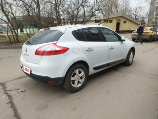 2013 Renault Megane III Рестайлинг 2, белый, 950000 рублей, вид 3