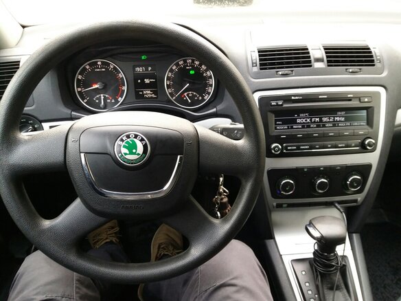 2013 Skoda Octavia II (A5) Рестайлинг, белый - вид 12