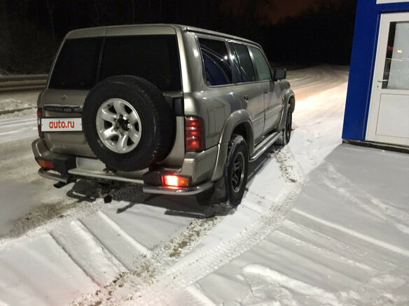 2002 Nissan Patrol V (Y61), золотистый - вид 3
