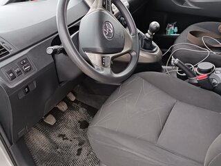 2009 Toyota Verso I, серебристый, 1250000 рублей, вид 2