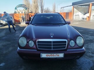 1997 Mercedes-Benz E-Класс 280 II (W210, S210), пурпурный, 800000 рублей, вид 3