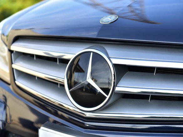 2012 Mercedes-Benz C-Класс 180 BlueEFFICIENCY III (W204) Рестайлинг, чёрный - вид 2