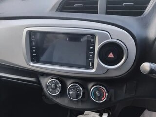 2010 Toyota Vitz III (XP130), серый, 858000 рублей, вид 2
