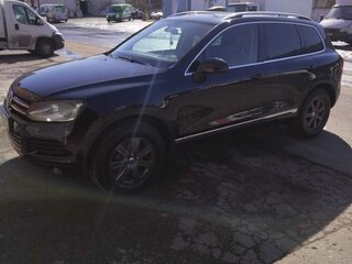 2010 Volkswagen Touareg II, чёрный, 1690000 рублей, вид 3