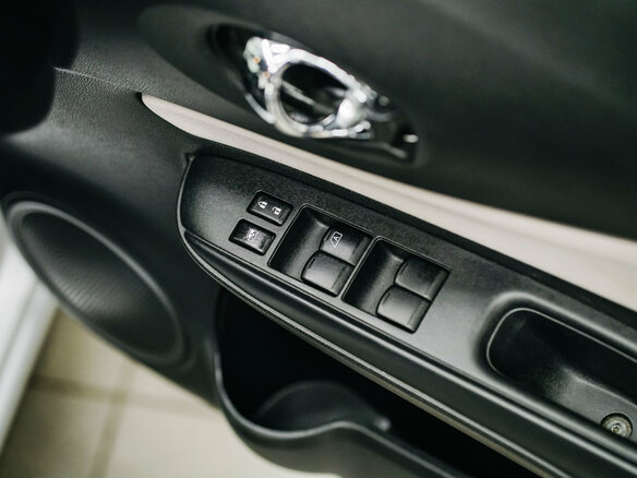 2018 Nissan Note e-Power II Рестайлинг, серый, 1050000 рублей - вид 6