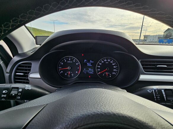 2019 Kia Rio X-Line IV, бежевый, 1700000 рублей - вид 26