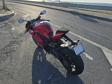 2022 Ducati Panigale V4, красный, 2300000 рублей, вид 4