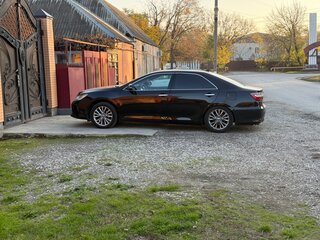 2015 Toyota Camry VII (XV50) Рестайлинг, чёрный, 2100000 рублей, вид 1
