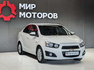 2014 Chevrolet Aveo II, белый, 670000 рублей, вид 3