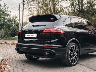 2015 Porsche Cayenne II Рестайлинг (958), чёрный, 3600000 рублей, вид 3