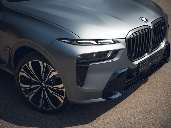 2022 BMW X7 M60i I (G07) Рестайлинг, серый - вид 5