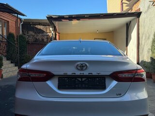 2018 Toyota Camry VIII (XV70), белый, 2620000 рублей, вид 4