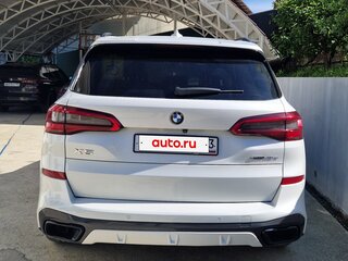 2020 BMW X5 45e IV (G05/G18), белый, 7900000 рублей, вид 3