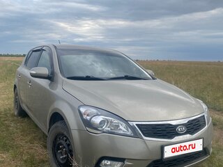 2010 Kia Ceed I Рестайлинг, серебристый, 580000 рублей, вид 4