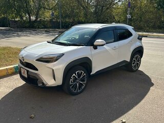 2023 Toyota Yaris Cross I, белый, 2700000 рублей, вид 4