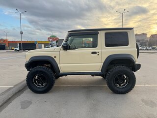 2018 Suzuki Jimny IV, бежевый, 3000000 рублей, вид 4