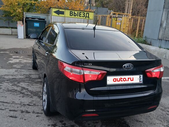 2013 Kia Rio 4-speed III, чёрный, 850000 рублей - вид 6