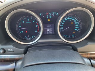 2010 Toyota Land Cruiser 200 Series, серебристый, 3100000 рублей, вид 4