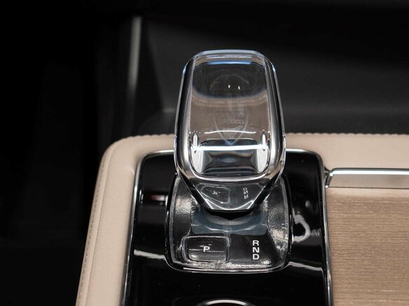 2026 Volvo XC90 B5 II Рестайлинг 2, синий, 10800000 рублей - вид 18