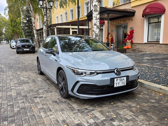 2022 Volkswagen Golf VIII, серый, 2730000 рублей - вид 11