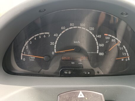 2000 Mercedes-Benz Sprinter, белый, 470000 рублей, вид 4