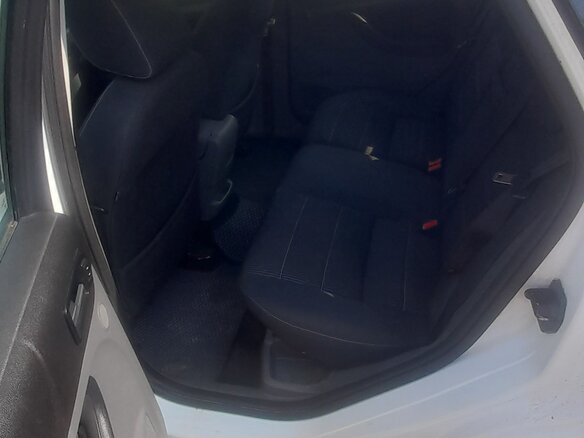2009 Ford Focus II Рестайлинг, белый, 450000 рублей - вид 8