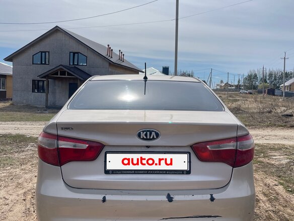 2013 Kia Rio 5-speed III, бежевый, 550000 рублей - вид 6